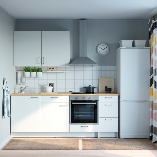 A white KNOXHULT kitchen