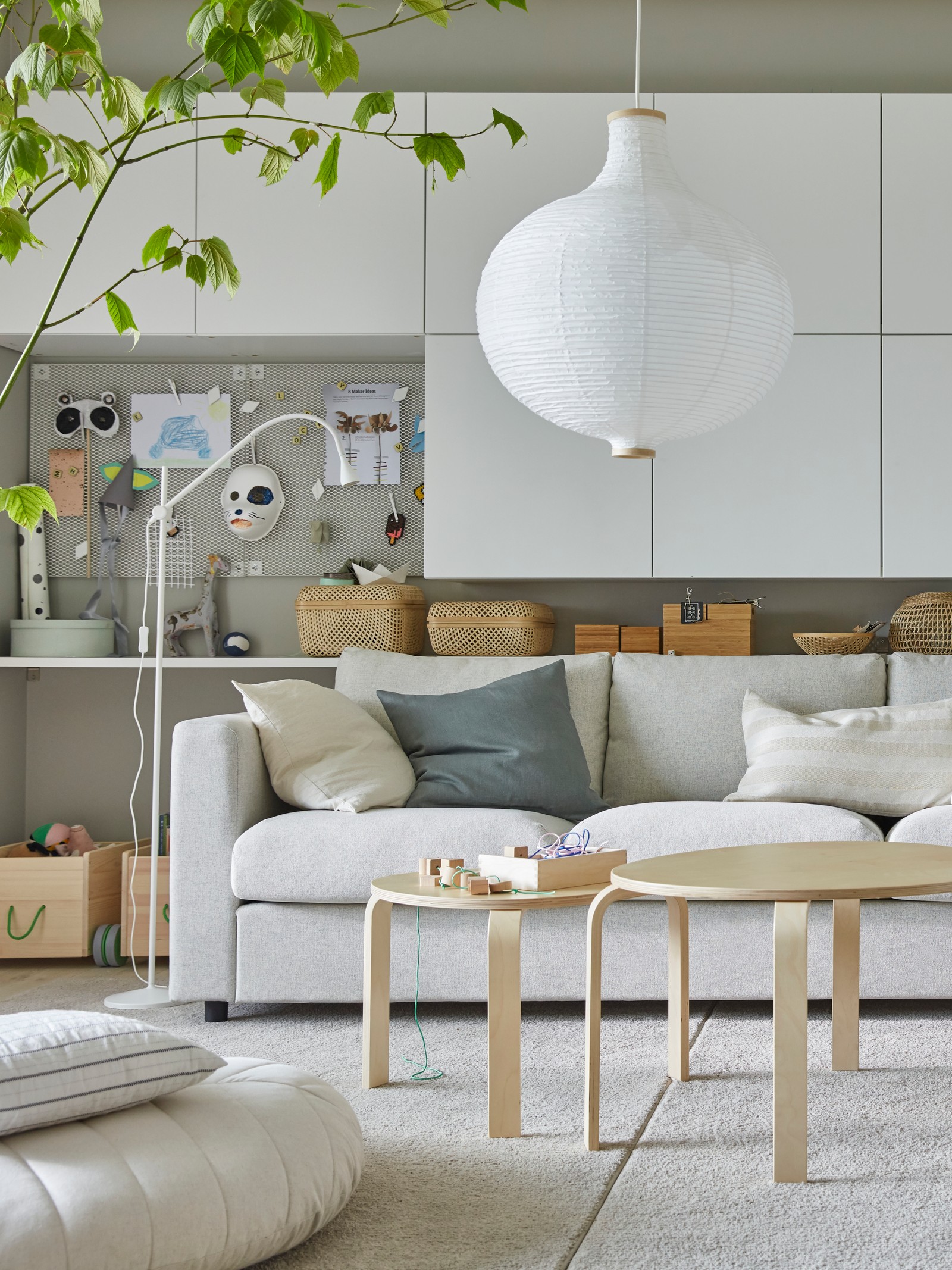 A light beige low-pile SPORUP rug in the living room
