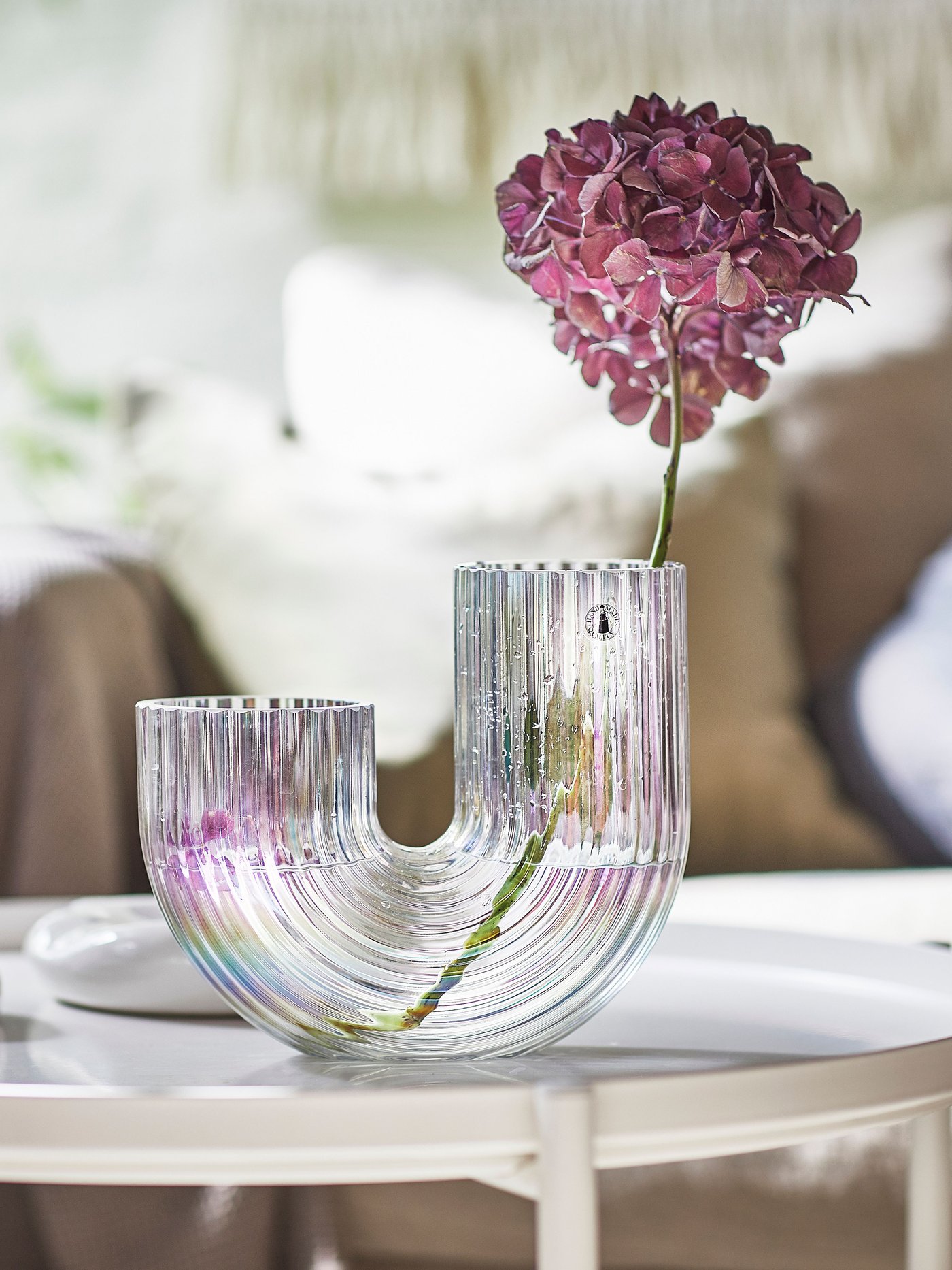 Un vase RÄFFELBJÖRK couleur nacre