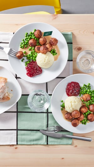 미트볼이 놓여진 접시