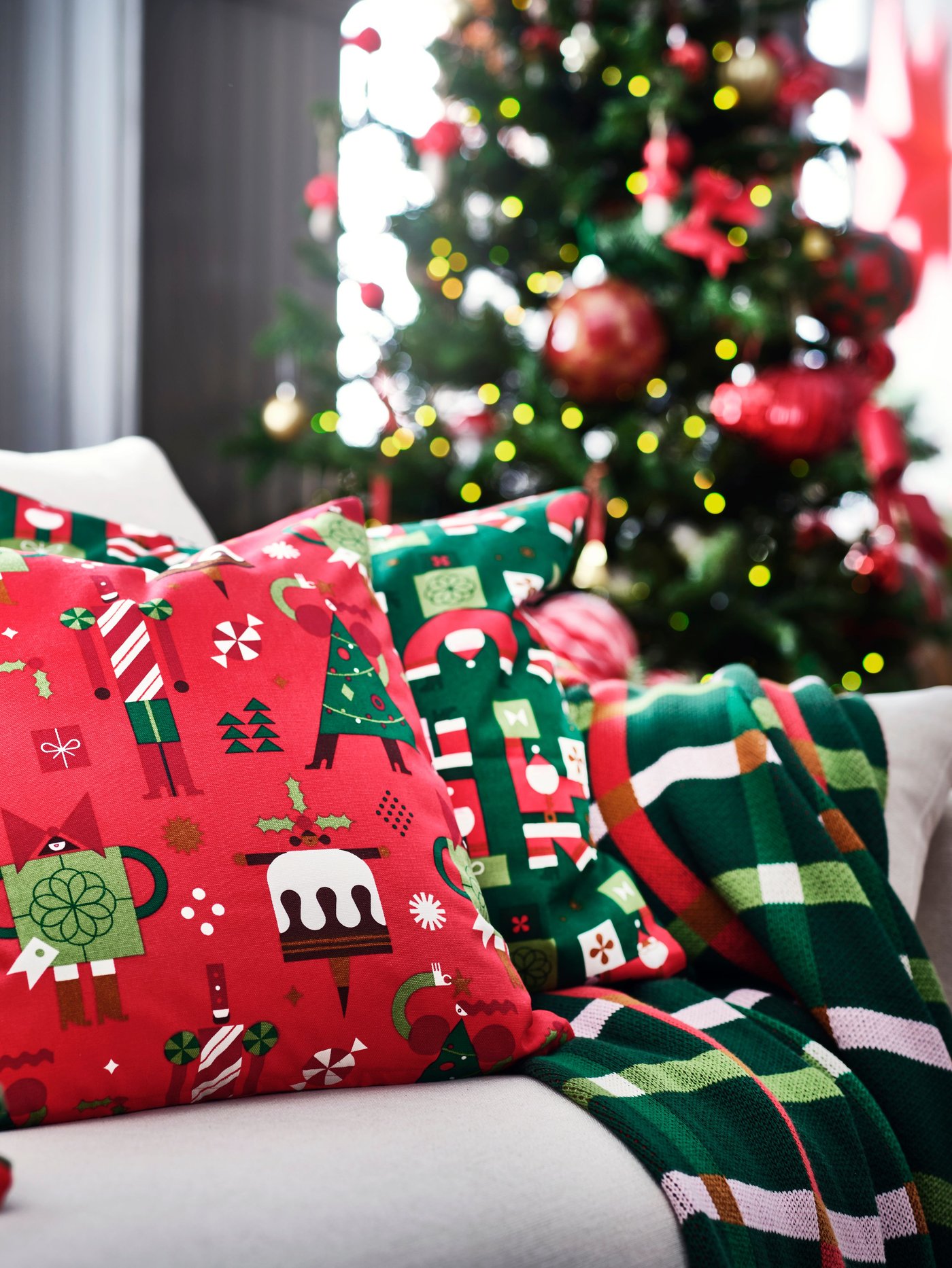 Housse de coussin VINTERFINT rouge à motif de Noël