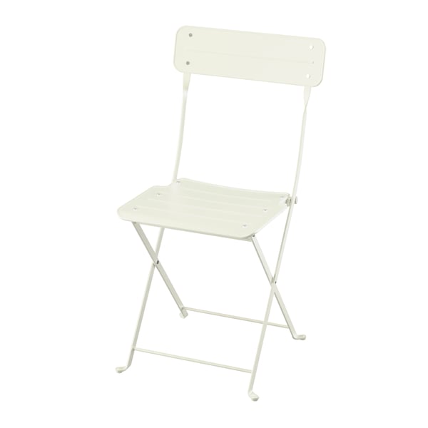 An off-white outdoor SUNDSÖ folding chair in the NA