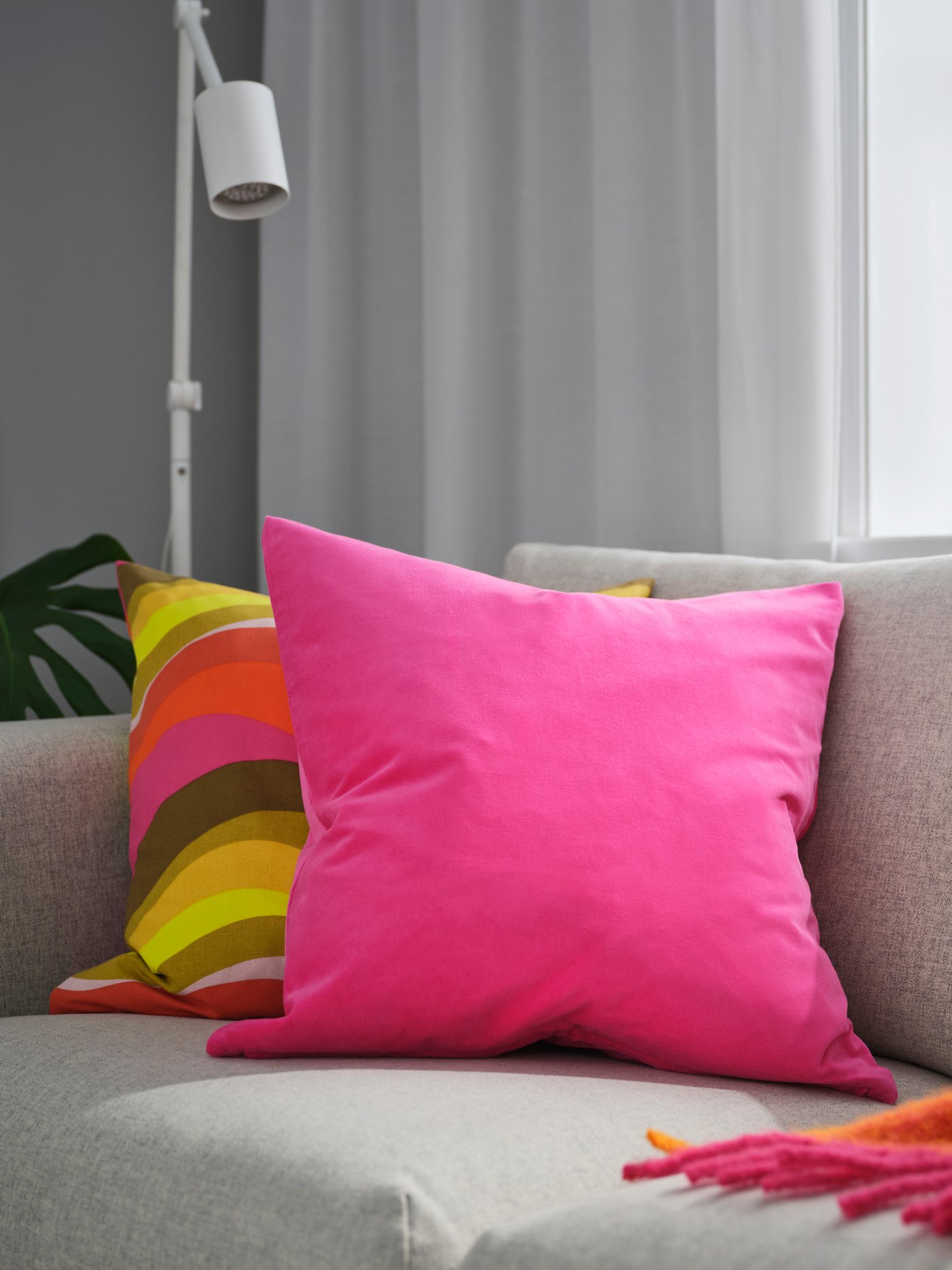 Pink SANELA cushion cover 