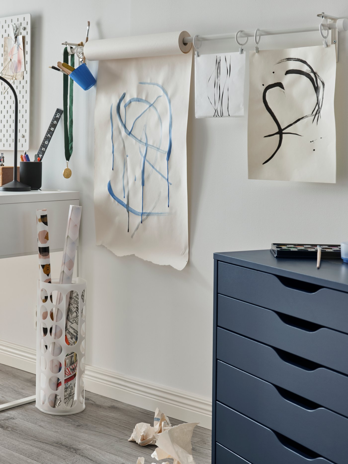 A MÅLA drawing paper roll in the home office