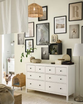 A white stain HEMNES chest of 8 drawers
