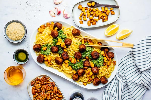 Spaghetti with rocket pesto, HUVUDROLL & parsnip