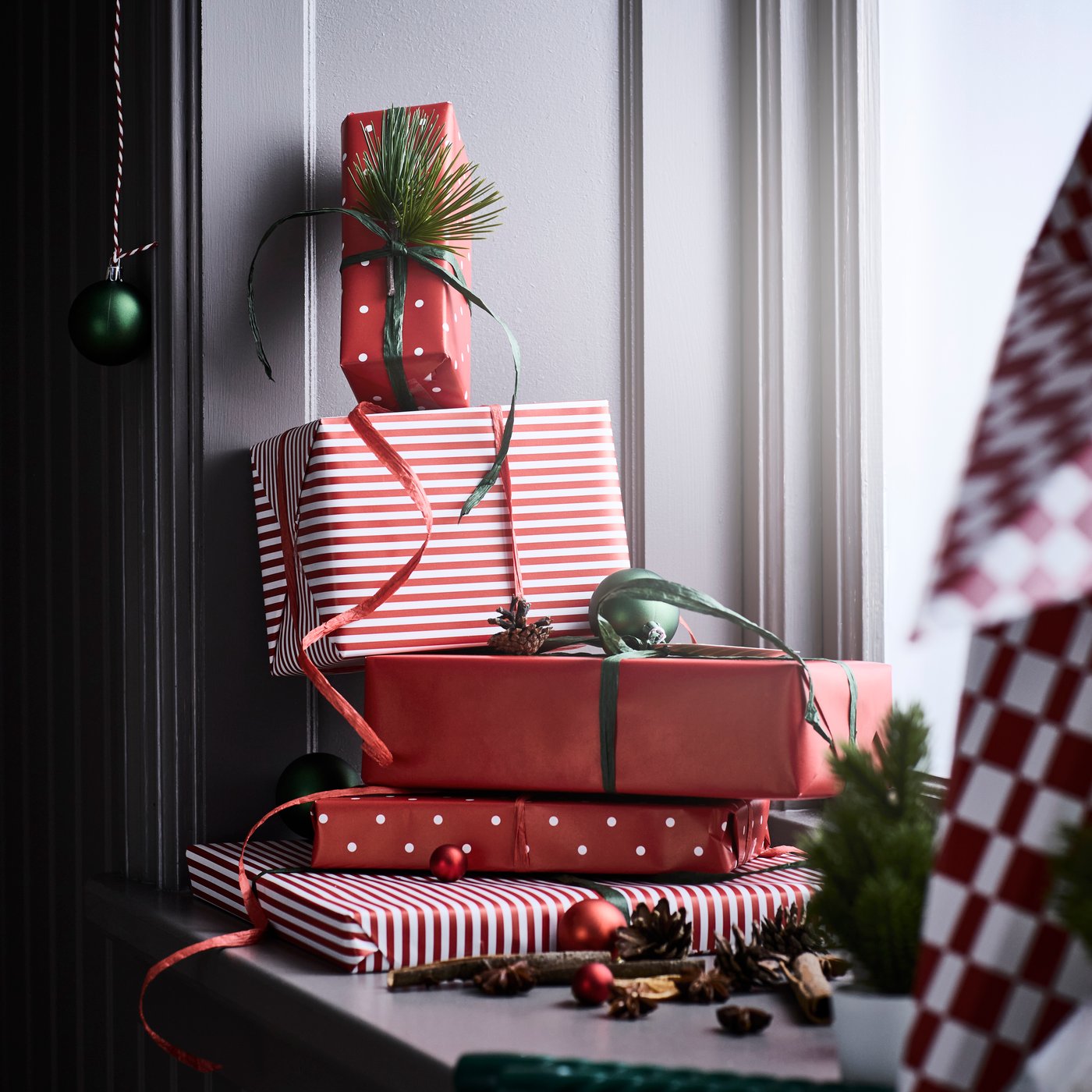 Presentes embrulhados com papel VINTERFINT