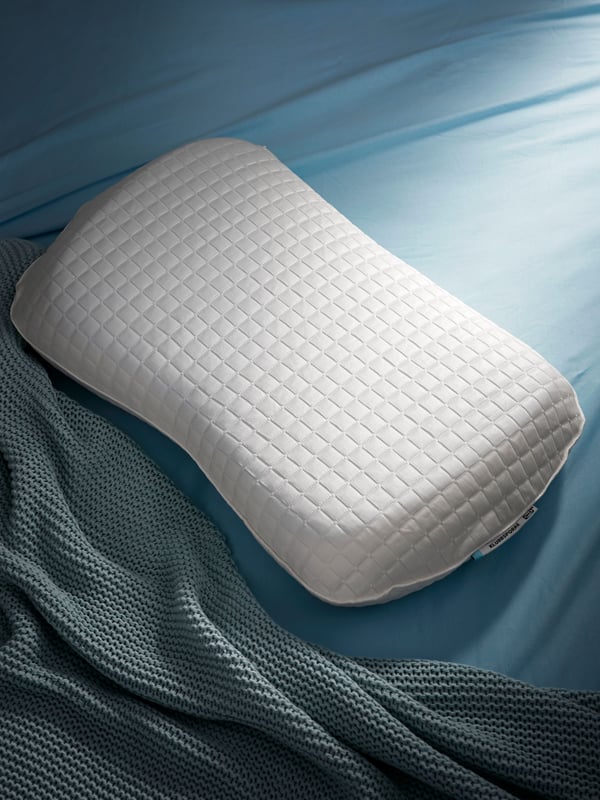 A KLUBBSPORRE ergonomic pillow, side/back sleeper