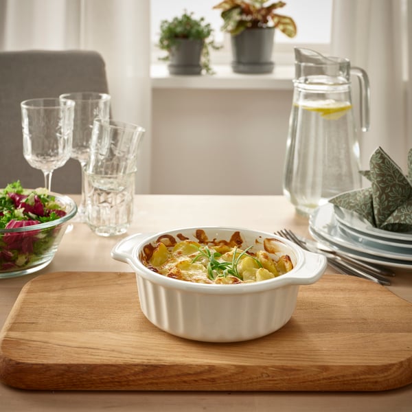 An off-white POETISK oven dish.