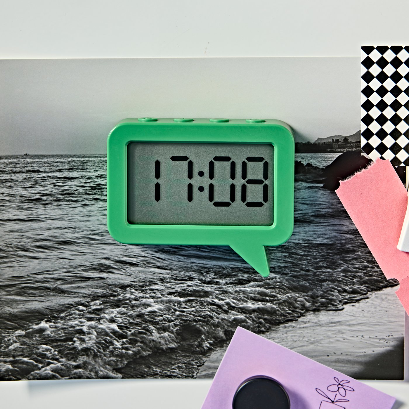 A green LJUNGPIPARE clock/timer in the NA