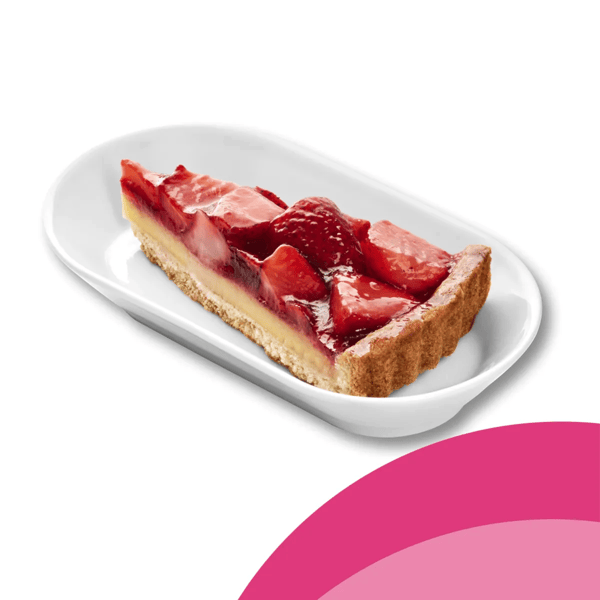Un piatto ovale con una crostata di fragole