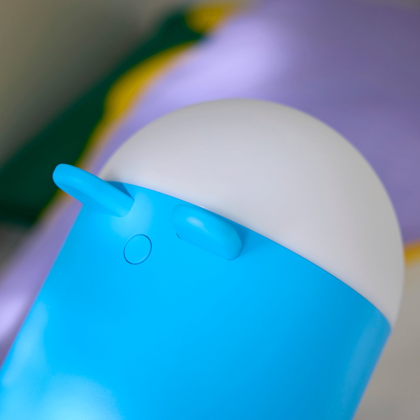 Lumière avec socle bleu en forme d'animal 