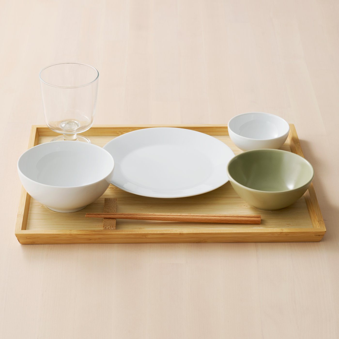 A bamboo OSTBIT tray