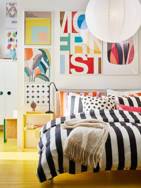 Chambre meublée de produits ikea