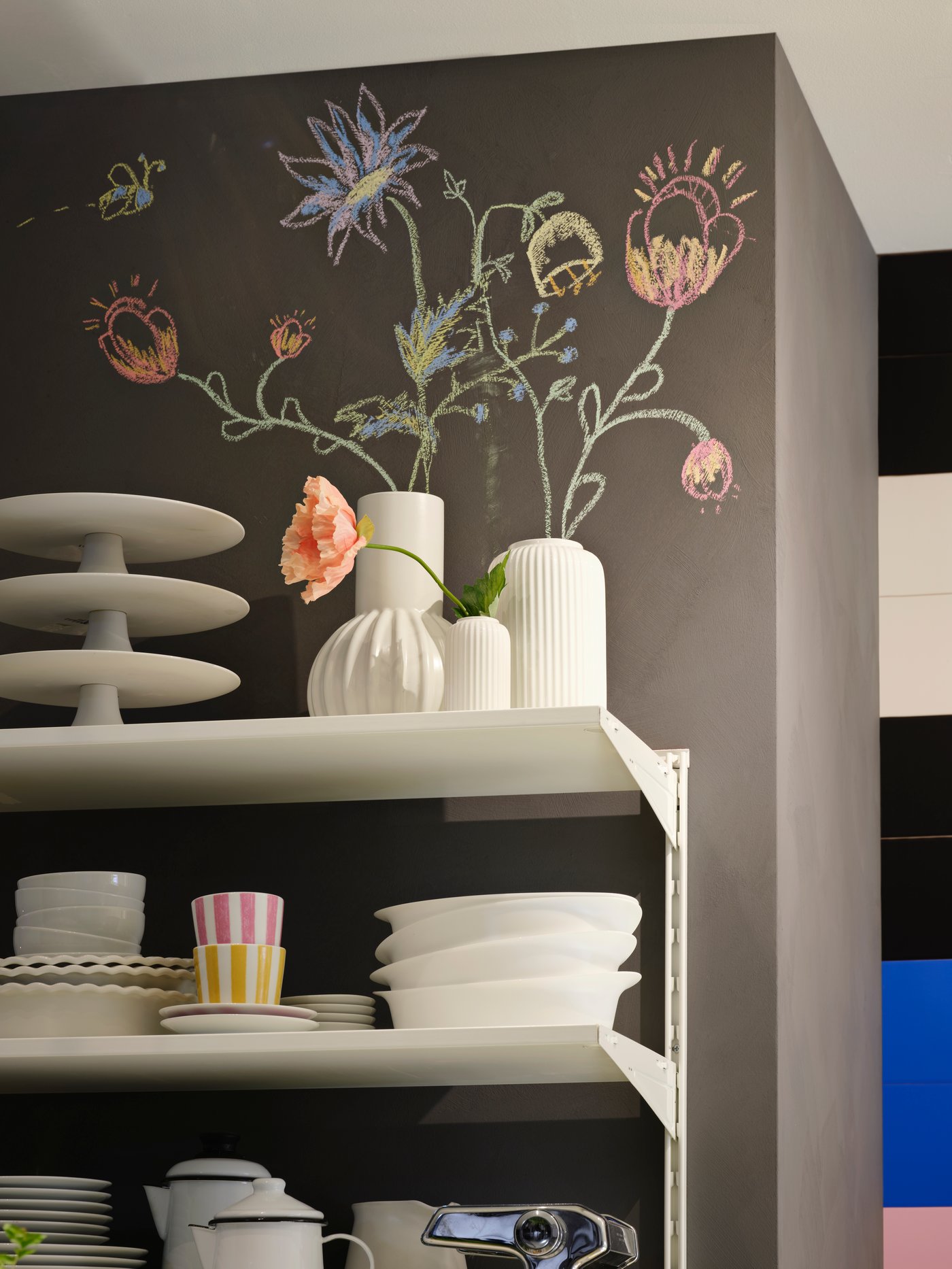 A white BOAXEL shelf in the kitchen