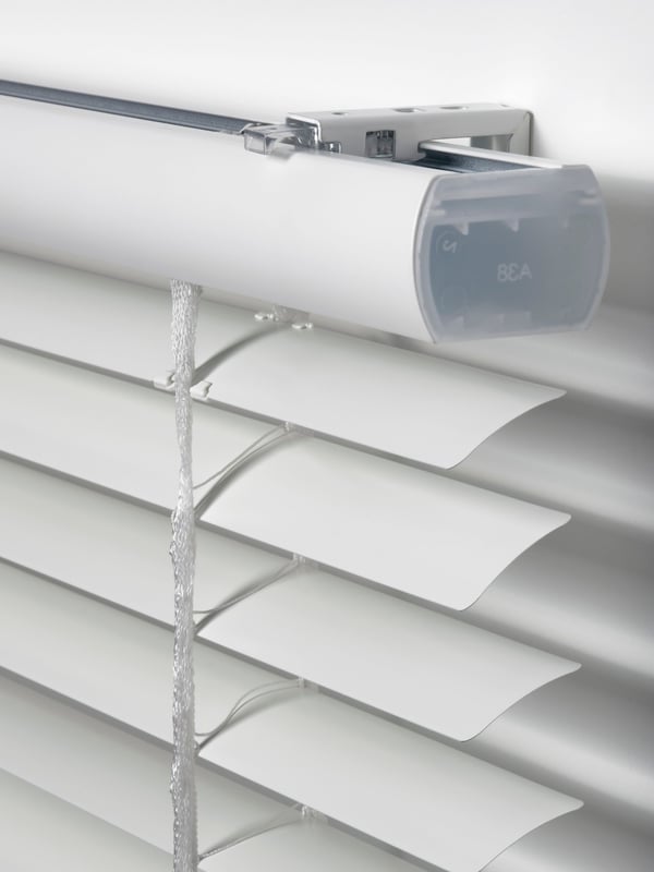 A white VECKLARFLY Venetian blind