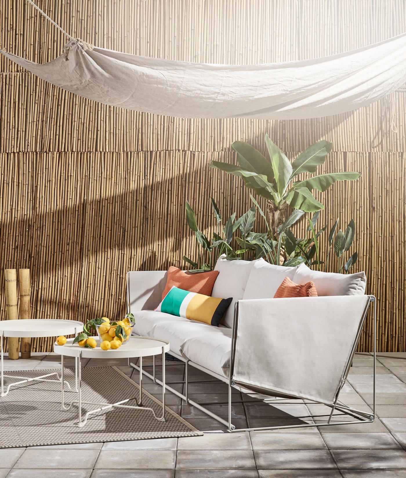 Une housse de coussin orange SÖTHOLMEN, pour l'intérieur/l'extérieur