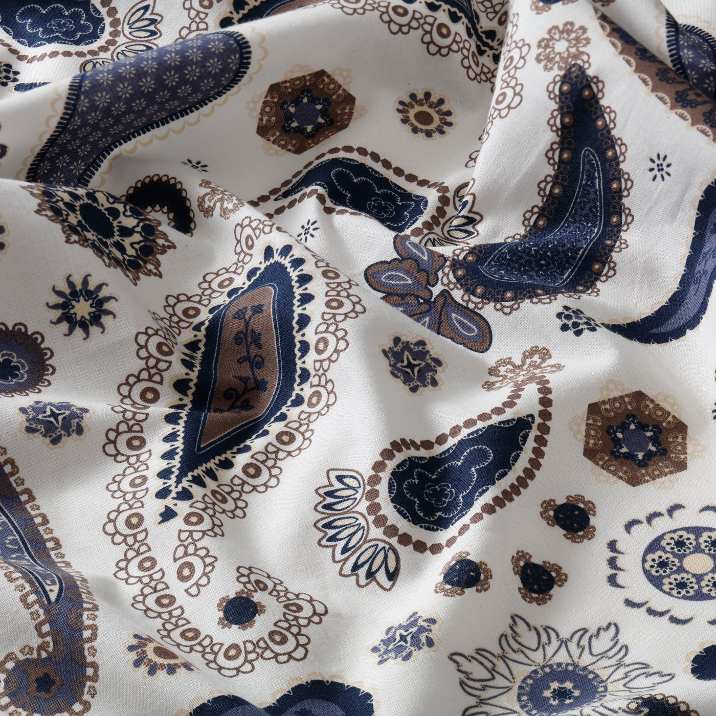 A white/blue SÖTBLOMSTER flat sheet and 2 pillowcase