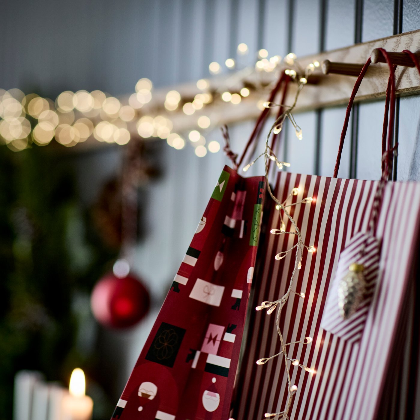 A mixed patterns red VINTERFINT gift bag