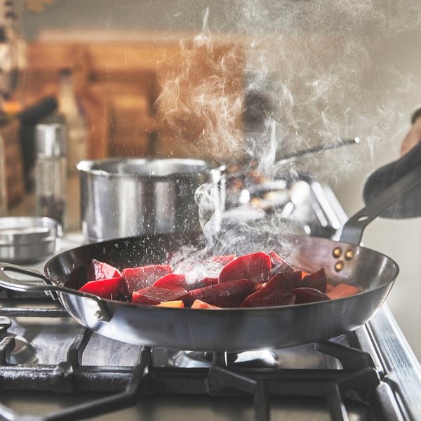 A carbon steel VARDAGEN frying pan
