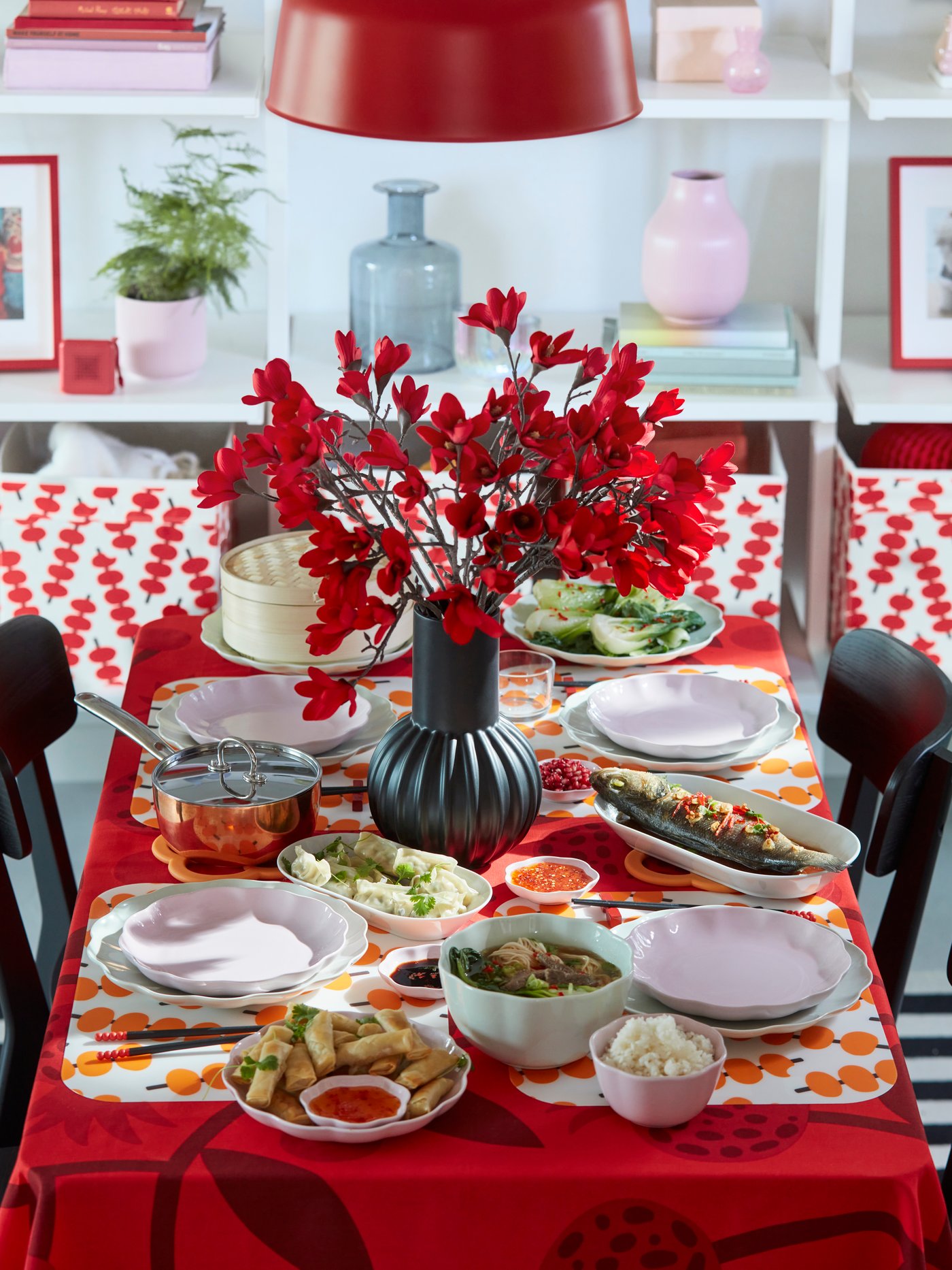 A Magnolia/red FÖSSTA artificial flower