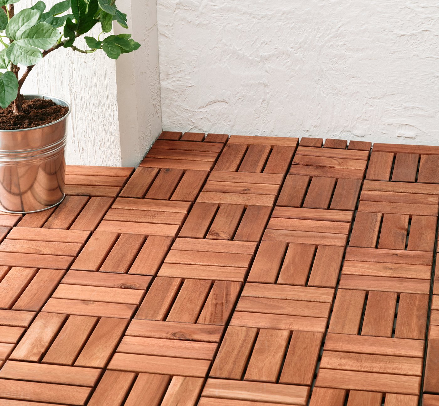 A brown stained RUNNEN floor decking, outdoor outside