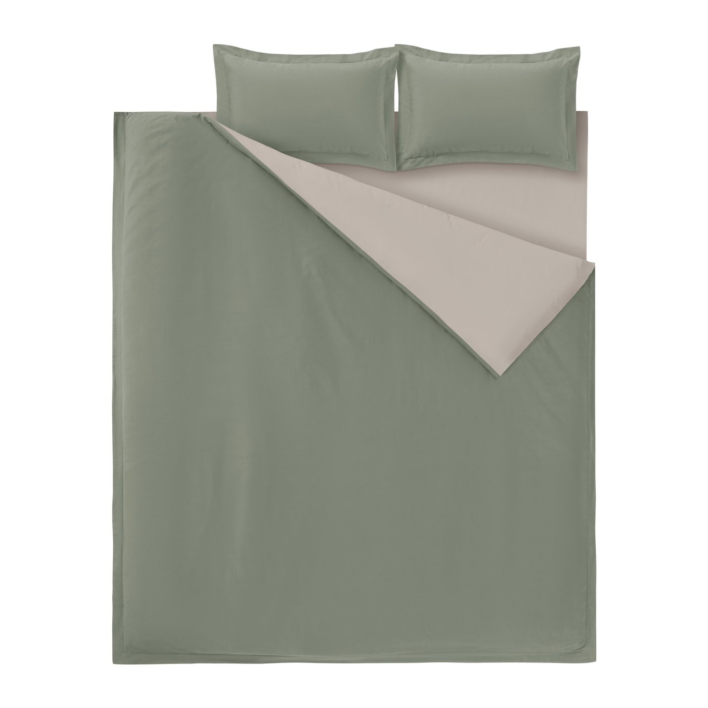 Béžové povlečení na dvoulůžko spolu s polštáři a peřinou