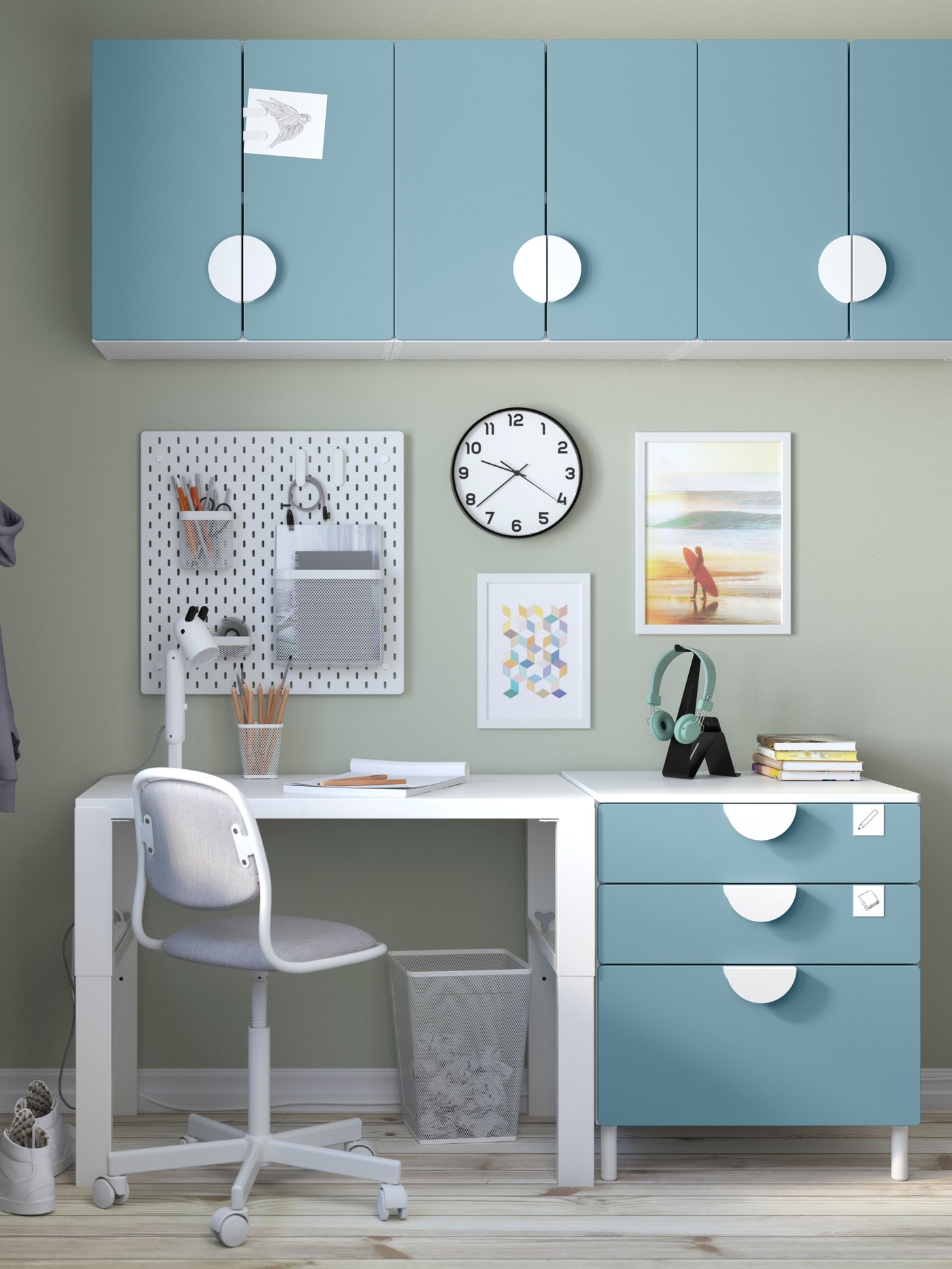 A white/Vissle light grey ÖRFJÄLL children's desk chair