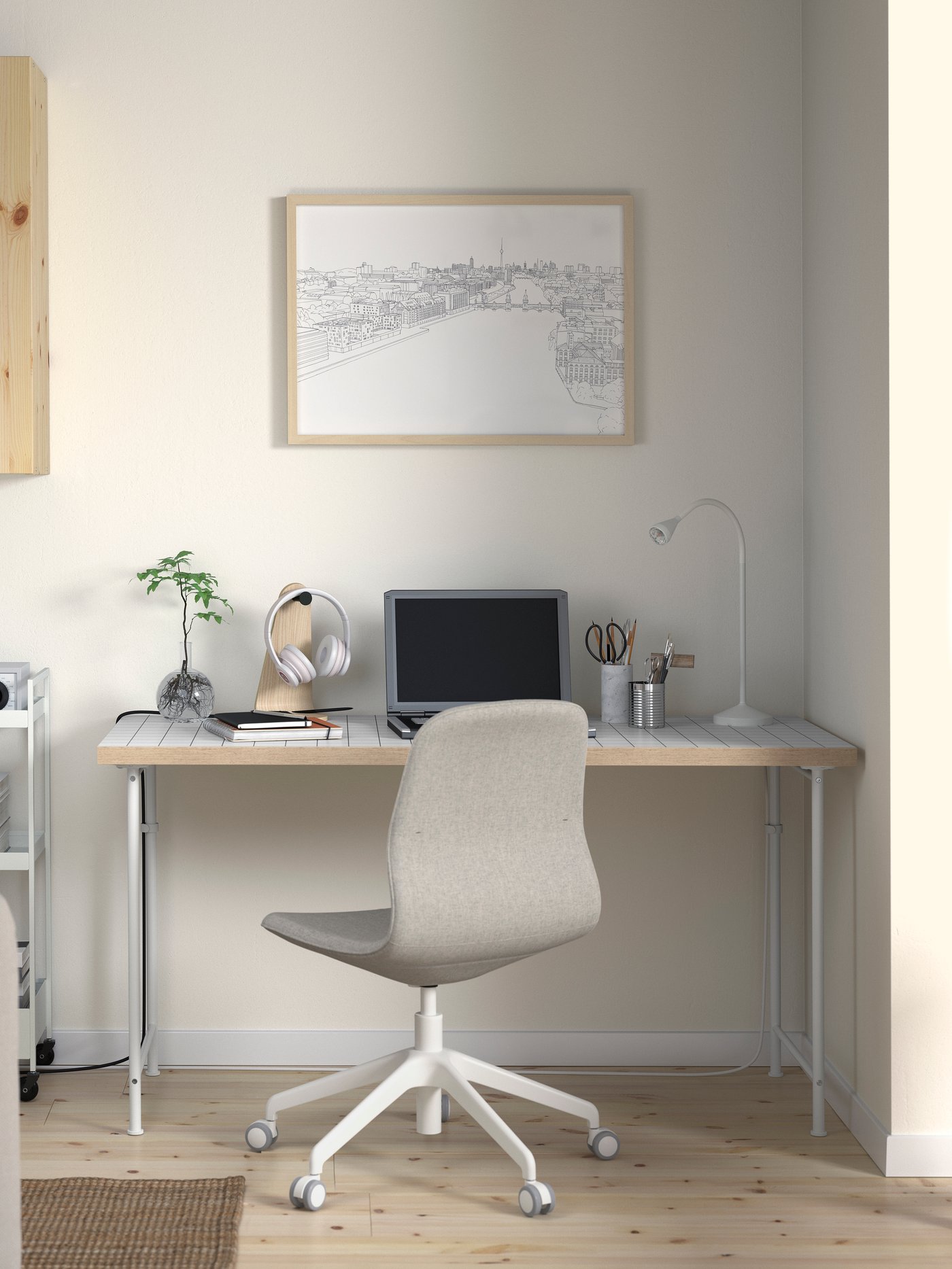A white/anthracite LAGKAPTEN desk