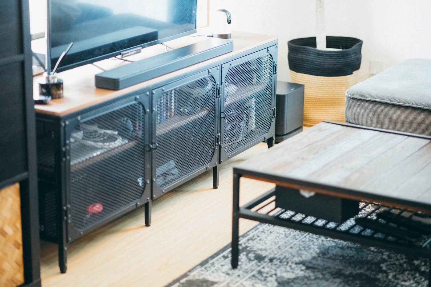 クールな印象の​FJÄLLBO/フィエルボ。