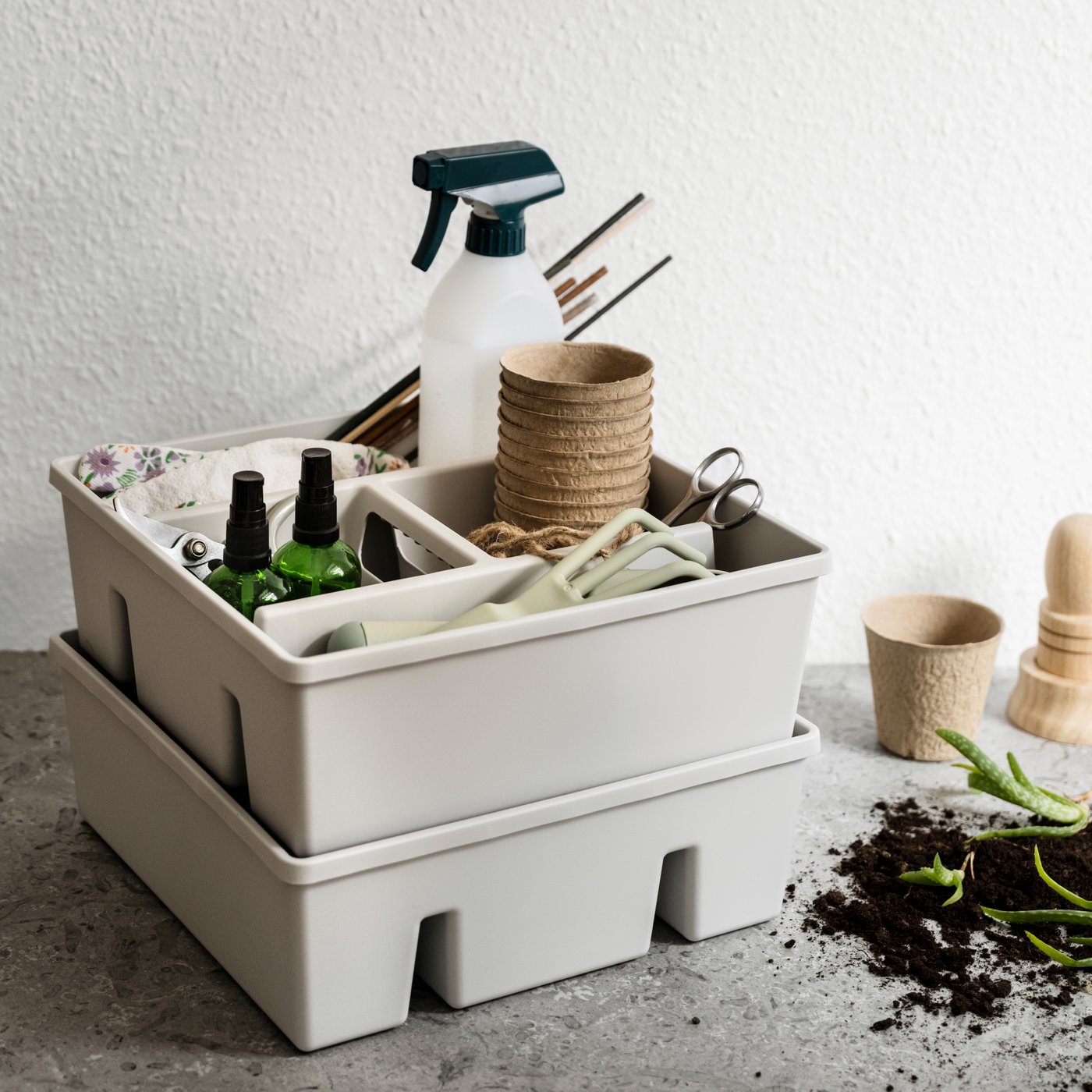A light grey FÅNGGRÖDA insert with compartments in the NA
