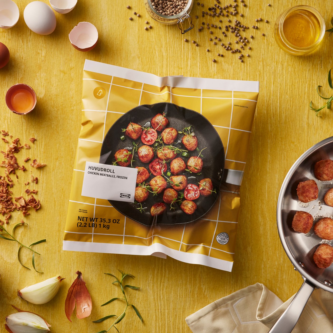 A frozen HUVUDROLL chicken meatballs