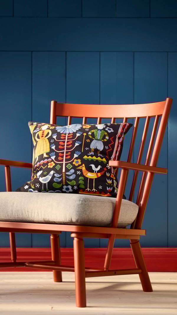 A brown-red/Tibbleby beige/grey PERSBOL armchair