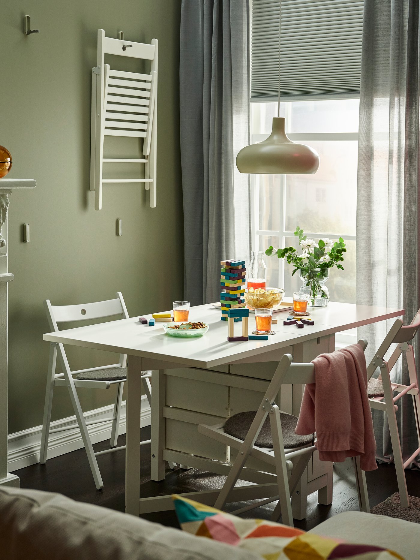 A beige VÄXJÖ pendant lamp