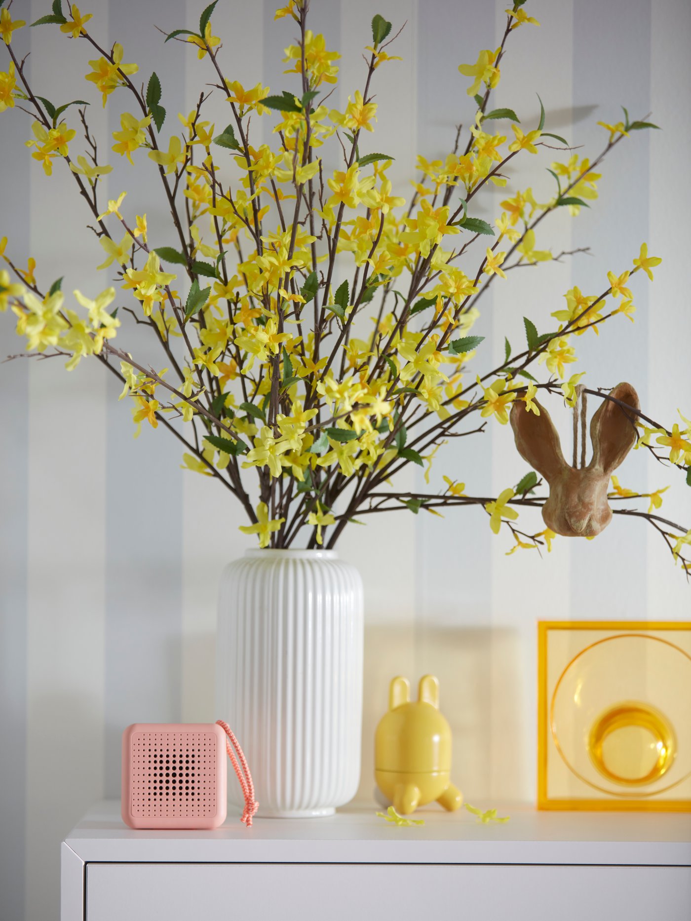 A white STILREN vase