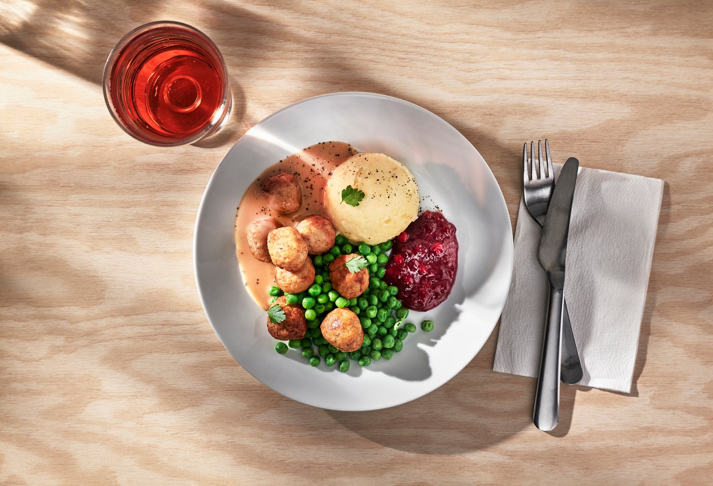 Poznaj pełną ofertę dań, przekąsek i napojów