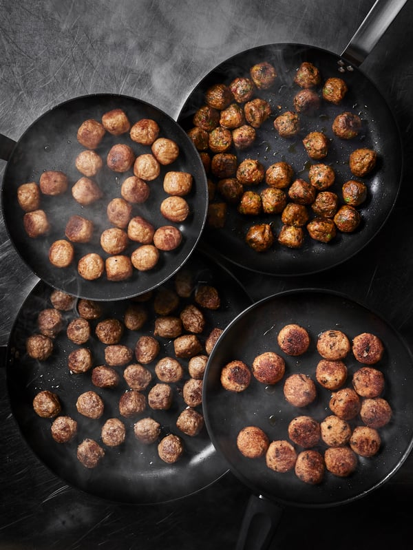 An ALLEMANSRÄTTEN chicken meatballs, frozen