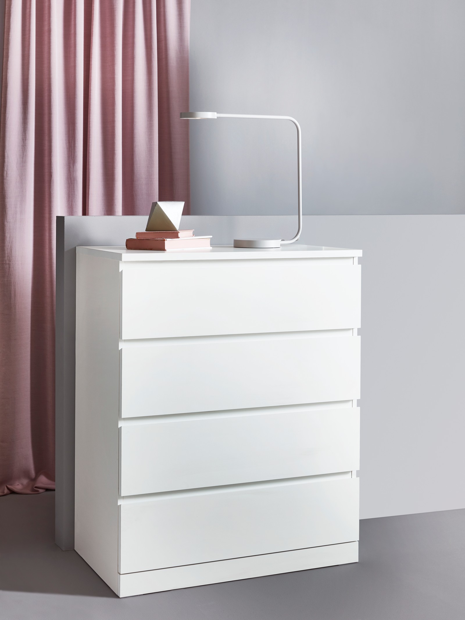 A white/dimmable KAXLIDEN LED work lamp in the bedroom