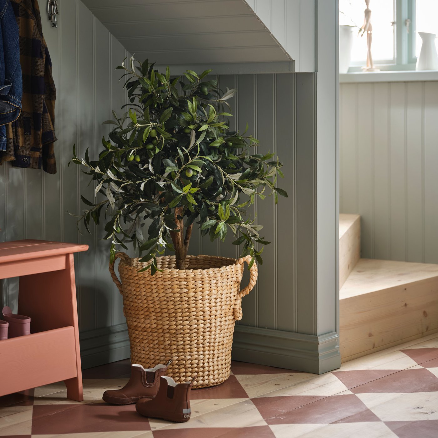 A banana fibre handmade TÖRNBÄR plant pot