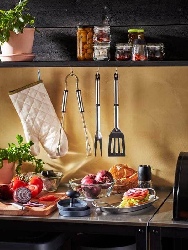 A black IKEA 365+ IHÄRDIG spice mill in the kitchen