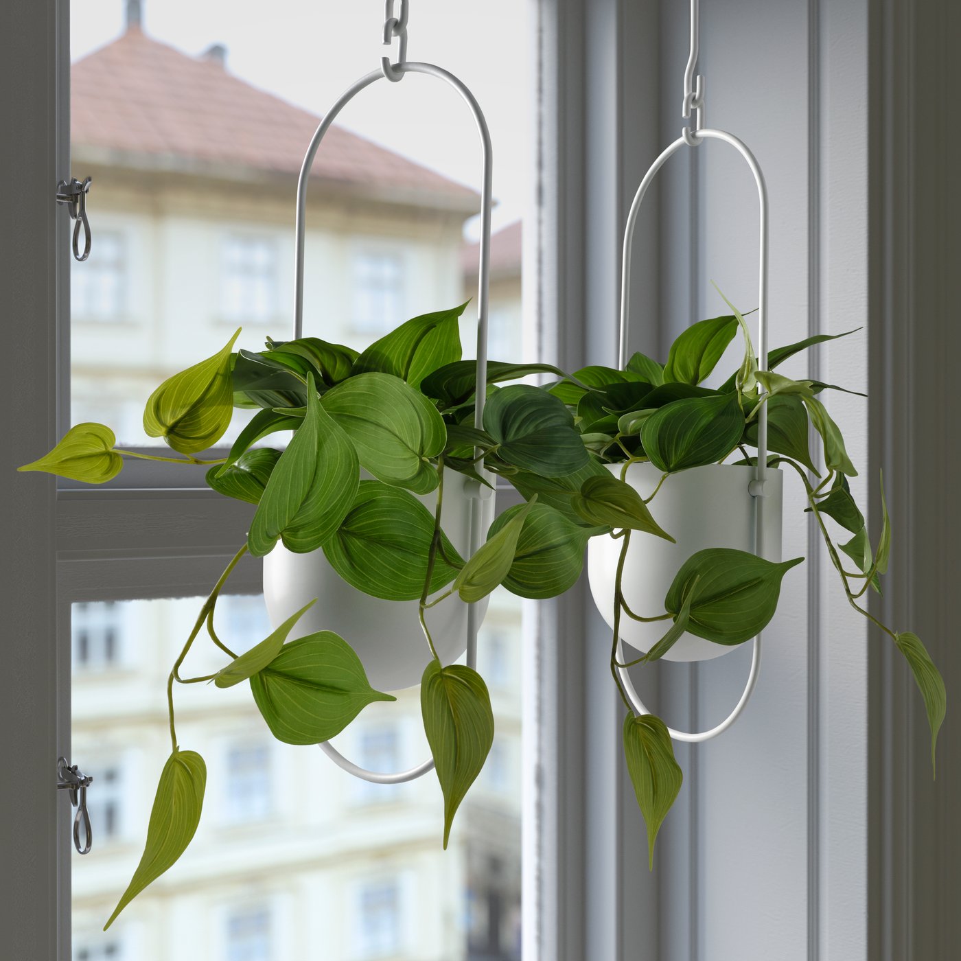 An in/outdoor Golden Pothos/hanging FEJKA artificial potted plant