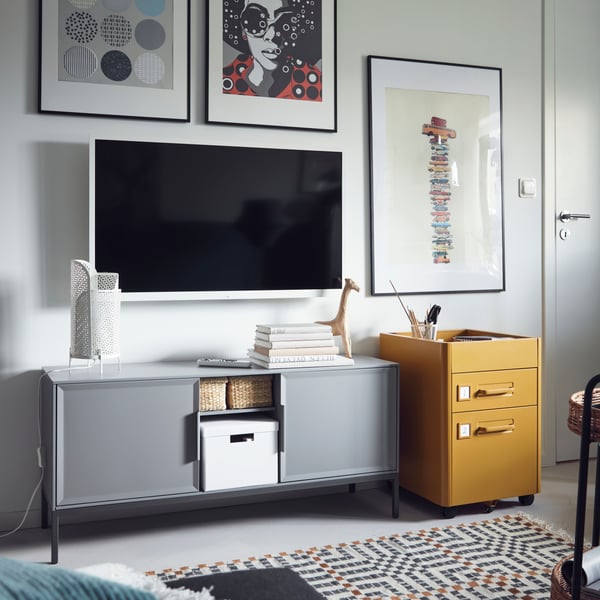A black LOMVIKEN frame