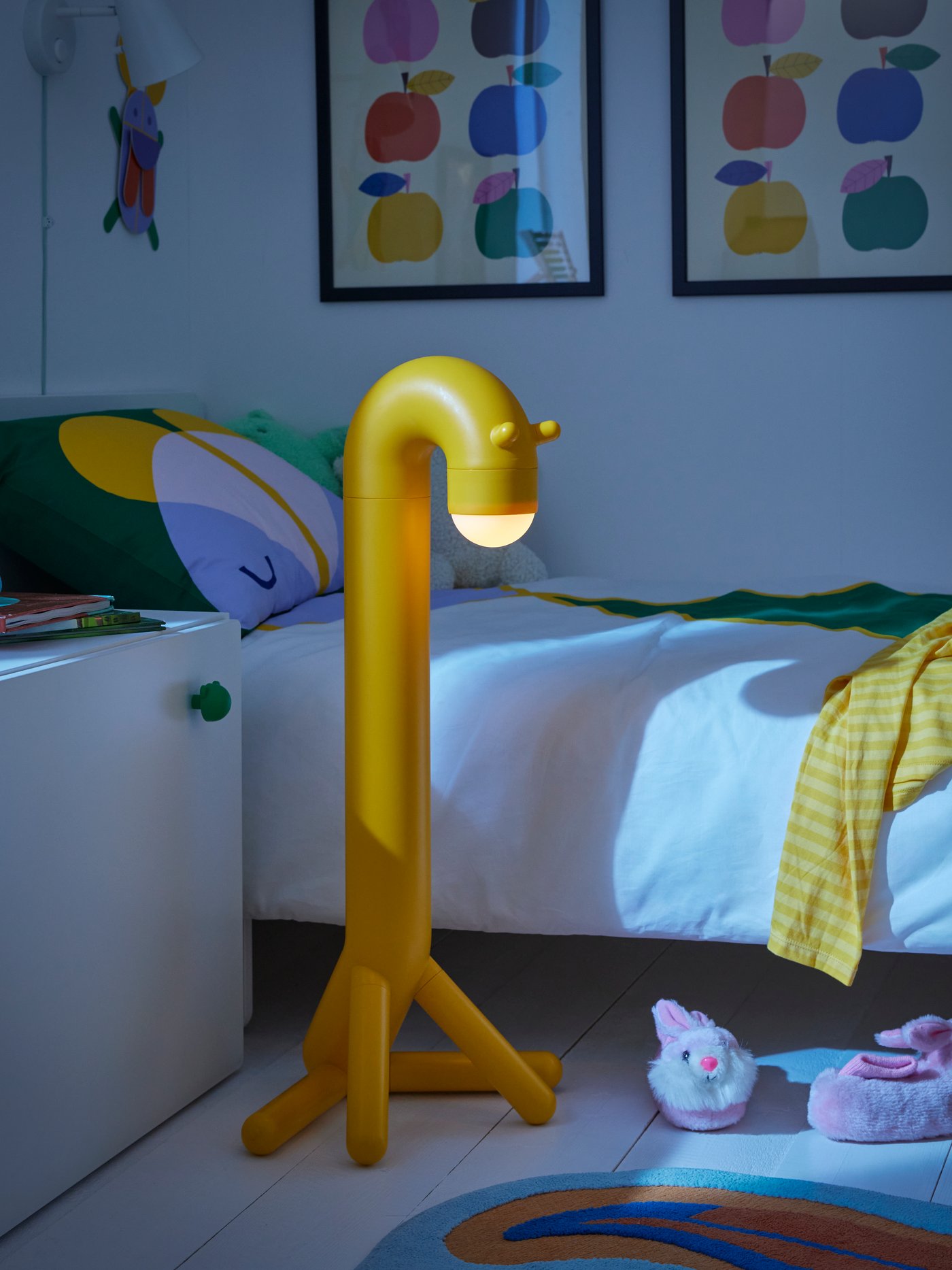 A giraffe/yellow battery-operated GREJSIMOJS LED decoration lighting, floor