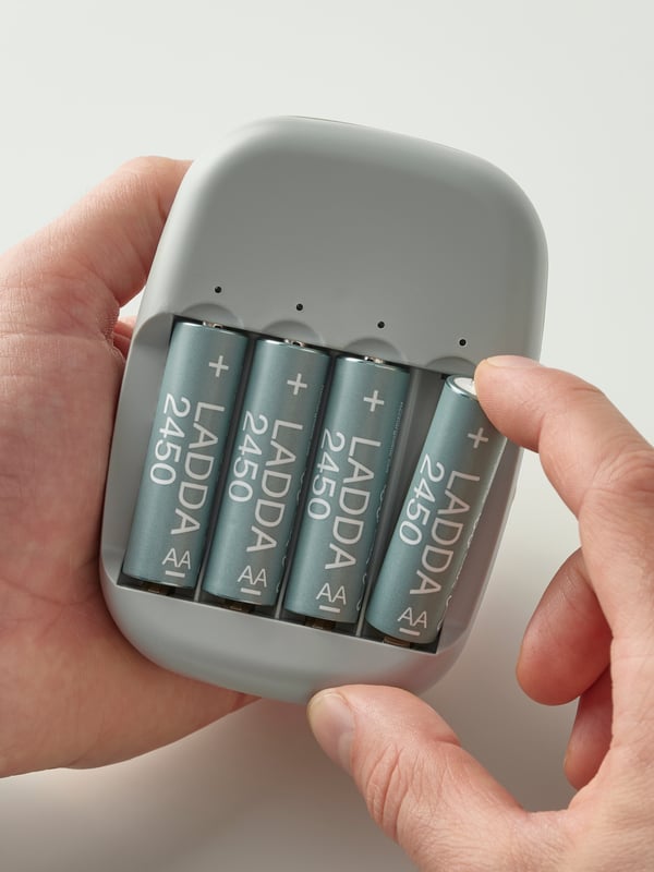 A HR06 AA 1.2V LADDA rechargeable battery