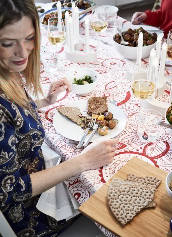 Pribor za jelo od nerđajućeg čelika IKEA 365+ 24 dela u trpezarijskom prostorija