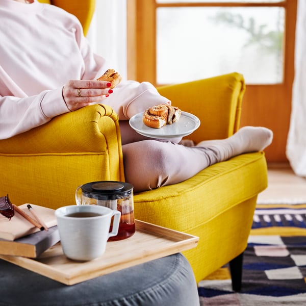 Ein gefrorenes KAFFEREP-Zimtbrötchen
