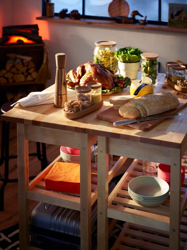 En IKEA 365+ brødkniv i rustfrit stål i stuen