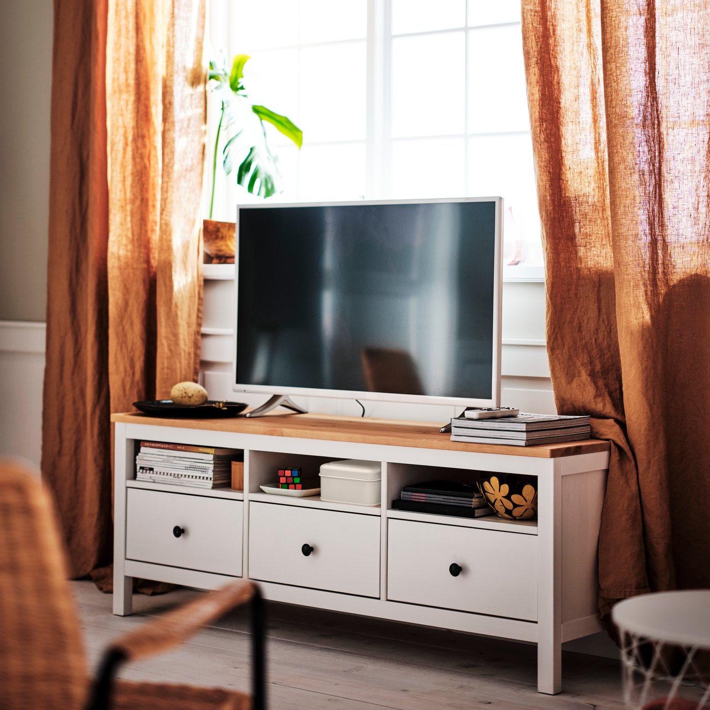 A white KVISTBRO storage table HEMNES TV stand