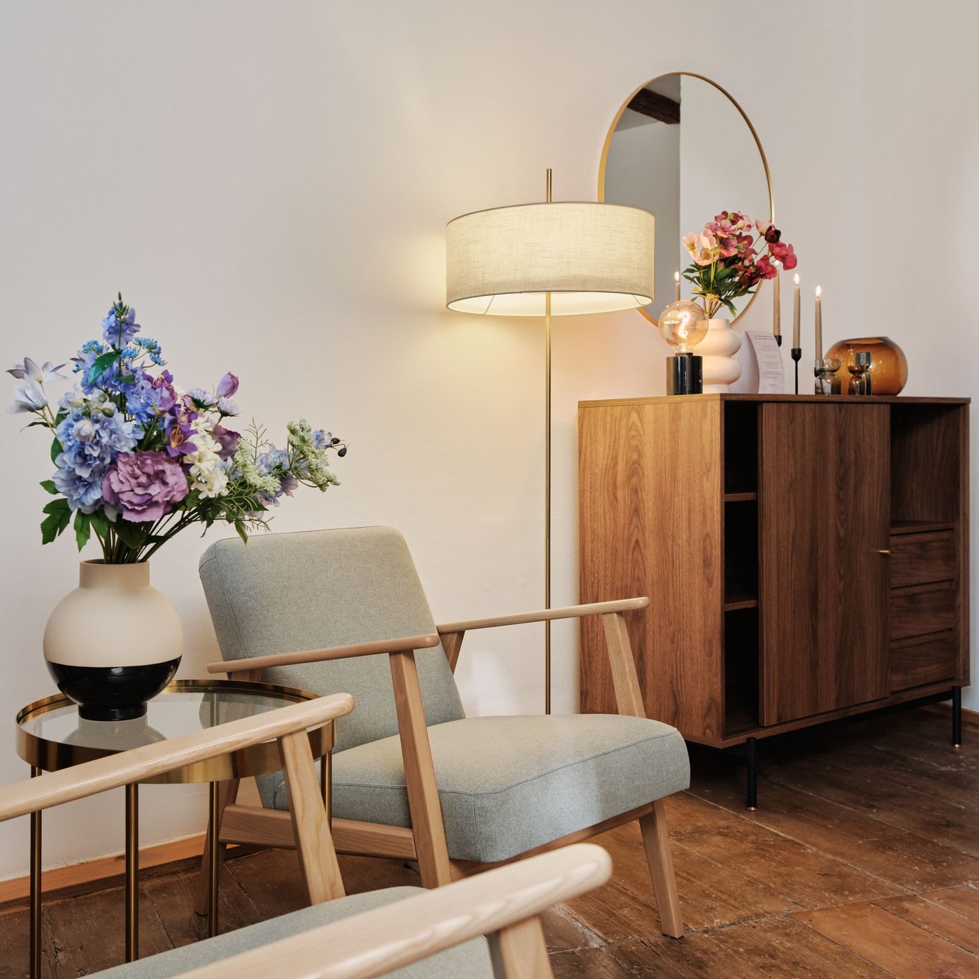 A white textile/brass-plated STOCKHOLM 2025 floor lamp