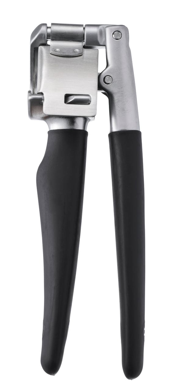 A black IKEA 365+ VÄRDEFULL garlic press